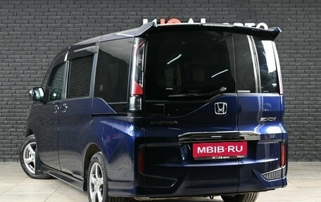 Honda Stepwgn IV, 2019 год, 2 350 000 рублей, 4 фотография