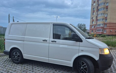 Volkswagen Transporter T5 рестайлинг, 2009 год, 1 300 000 рублей, 1 фотография