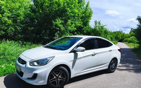 Hyundai Solaris II рестайлинг, 2013 год, 875 000 рублей, 1 фотография