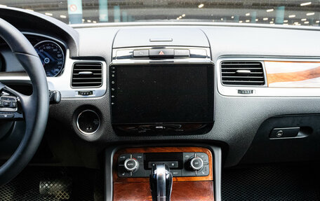 Volkswagen Touareg III, 2011 год, 1 749 000 рублей, 7 фотография