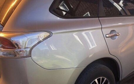 Mitsubishi Outlander III рестайлинг 3, 2013 год, 1 500 000 рублей, 2 фотография