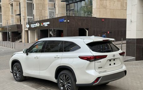 Toyota Highlander, 2026 год, 4 820 000 рублей, 5 фотография