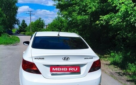 Hyundai Solaris II рестайлинг, 2013 год, 875 000 рублей, 5 фотография