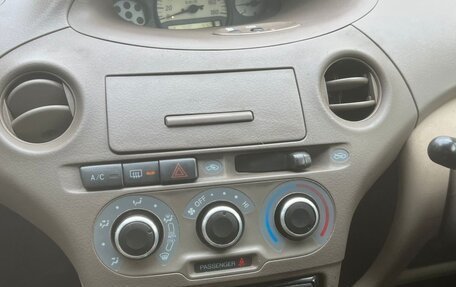 Toyota Platz, 2002 год, 300 000 рублей, 11 фотография