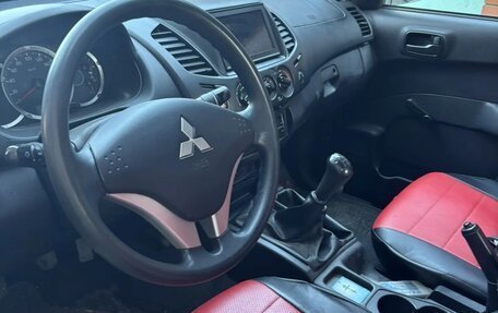 Mitsubishi L200 IV рестайлинг, 2015 год, 1 770 000 рублей, 3 фотография