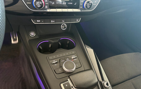 Audi A4, 2018 год, 2 950 000 рублей, 11 фотография