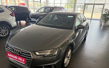 Audi A4, 2018 год, 2 950 000 рублей, 3 фотография