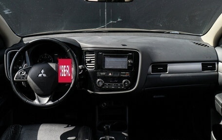 Mitsubishi Outlander III рестайлинг 3, 2014 год, 1 500 000 рублей, 18 фотография