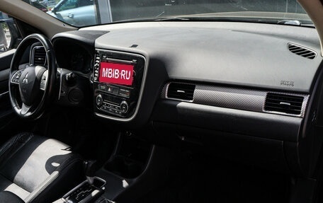 Mitsubishi Outlander III рестайлинг 3, 2014 год, 1 500 000 рублей, 16 фотография