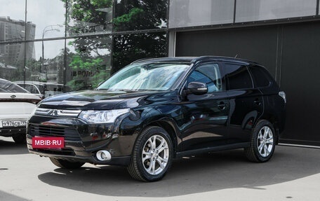 Mitsubishi Outlander III рестайлинг 3, 2014 год, 1 500 000 рублей, 12 фотография