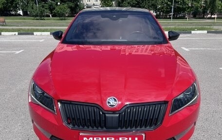 Skoda Superb III рестайлинг, 2016 год, 3 050 000 рублей, 1 фотография