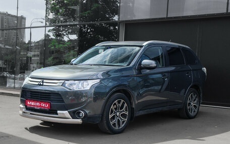 Mitsubishi Outlander III рестайлинг 3, 2014 год, 1 330 000 рублей, 1 фотография