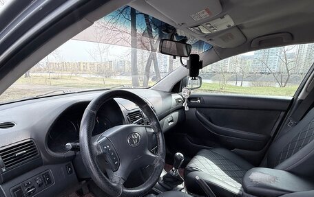 Toyota Avensis III рестайлинг, 2005 год, 700 000 рублей, 9 фотография