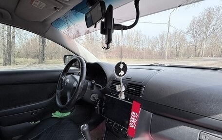 Toyota Avensis III рестайлинг, 2005 год, 700 000 рублей, 8 фотография
