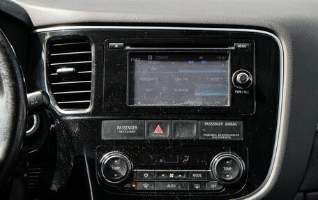 Mitsubishi Outlander III рестайлинг 3, 2014 год, 1 330 000 рублей, 11 фотография