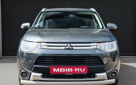 Mitsubishi Outlander III рестайлинг 3, 2014 год, 1 330 000 рублей, 2 фотография