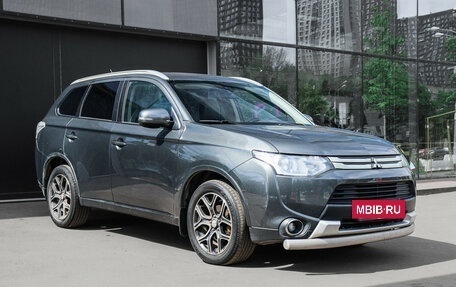 Mitsubishi Outlander III рестайлинг 3, 2014 год, 1 330 000 рублей, 3 фотография