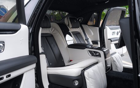 Rolls-Royce Ghost Series II рестайлинг, 2024 год, 36 750 000 рублей, 11 фотография