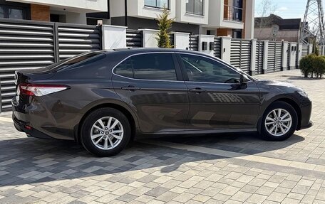 Toyota Camry, 2018 год, 2 040 000 рублей, 4 фотография