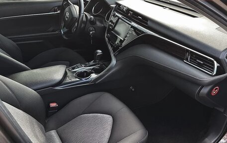 Toyota Camry, 2018 год, 2 040 000 рублей, 7 фотография