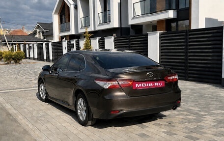Toyota Camry, 2018 год, 2 040 000 рублей, 2 фотография