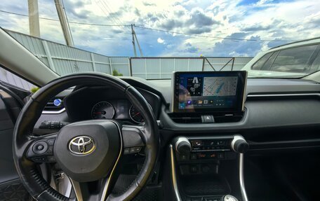 Toyota RAV4, 2020 год, 3 100 000 рублей, 9 фотография
