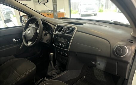 Renault Logan II, 2017 год, 465 000 рублей, 6 фотография