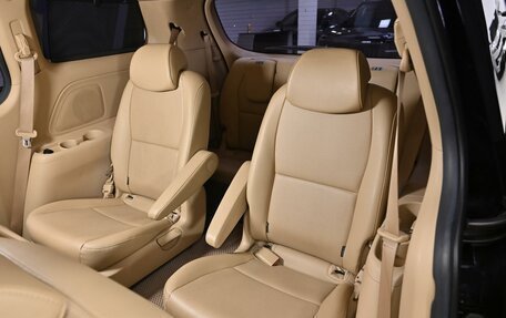 KIA Carnival III, 2019 год, 2 375 000 рублей, 18 фотография