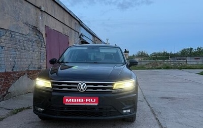 Volkswagen Tiguan II, 2018 год, 2 250 000 рублей, 1 фотография