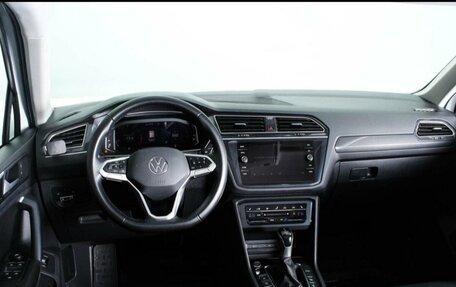 Volkswagen Tiguan II, 2021 год, 3 000 000 рублей, 15 фотография