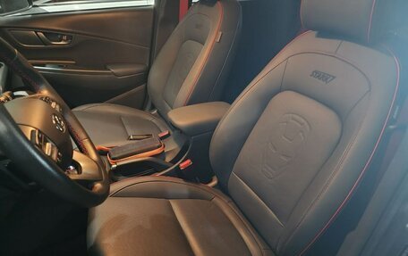 Hyundai Kona I, 2019 год, 2 203 000 рублей, 18 фотография