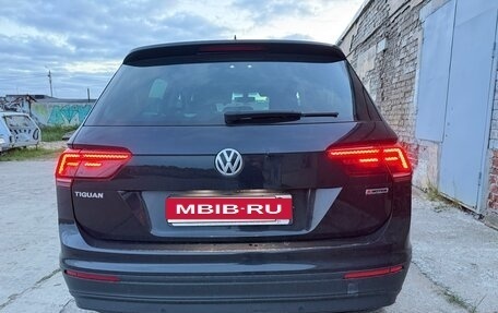 Volkswagen Tiguan II, 2018 год, 2 250 000 рублей, 3 фотография