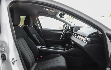 Mazda 6, 2018 год, 1 980 000 рублей, 26 фотография