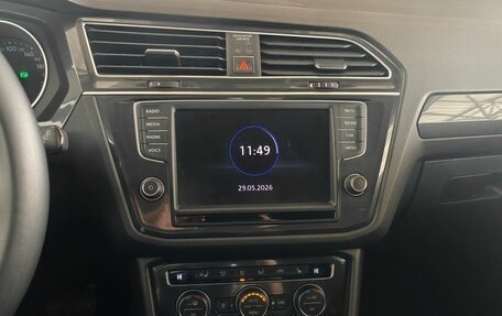 Volkswagen Tiguan II, 2017 год, 2 299 000 рублей, 14 фотография