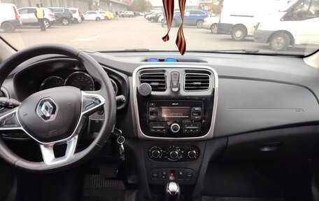 Renault Logan II, 2018 год, 330 000 рублей, 9 фотография