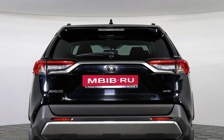 Toyota RAV4, 2020 год, 3 057 000 рублей, 6 фотография