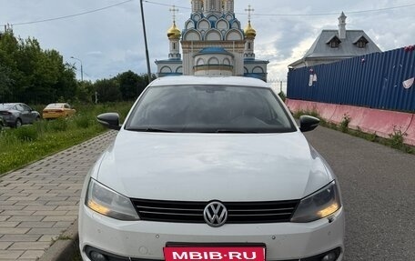 Volkswagen Jetta VI, 2013 год, 1 100 000 рублей, 1 фотография