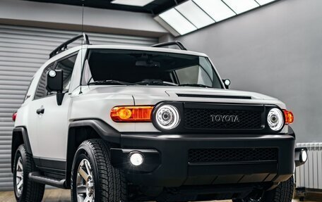 Toyota FJ Cruiser, 2021 год, 8 000 000 рублей, 1 фотография