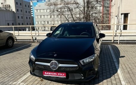 Mercedes-Benz A-Класс, 2018 год, 2 100 000 рублей, 1 фотография