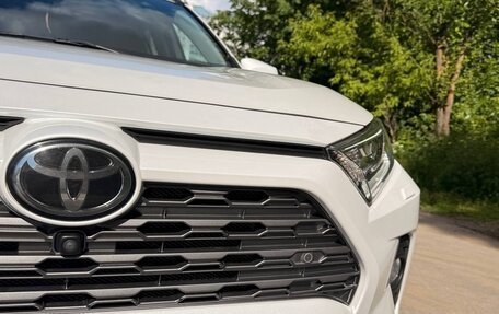 Toyota RAV4, 2019 год, 4 000 000 рублей, 4 фотография