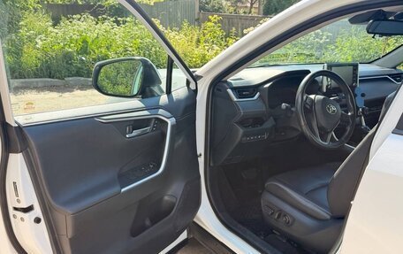 Toyota RAV4, 2019 год, 4 000 000 рублей, 20 фотография
