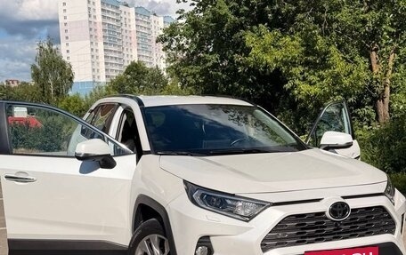 Toyota RAV4, 2019 год, 4 000 000 рублей, 19 фотография