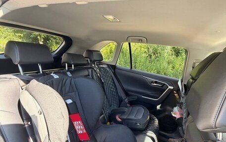 Toyota RAV4, 2019 год, 4 000 000 рублей, 29 фотография