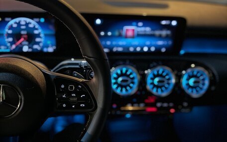 Mercedes-Benz A-Класс, 2018 год, 2 100 000 рублей, 2 фотография