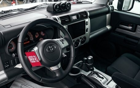 Toyota FJ Cruiser, 2021 год, 8 000 000 рублей, 12 фотография