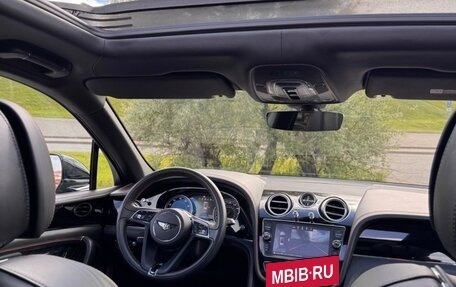 Bentley Bentayga I, 2016 год, 6 990 000 рублей, 7 фотография
