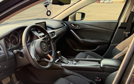 Mazda 6, 2017 год, 1 850 000 рублей, 13 фотография