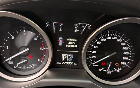 Toyota Land Cruiser 200, 2014 год, 3 900 000 рублей, 9 фотография