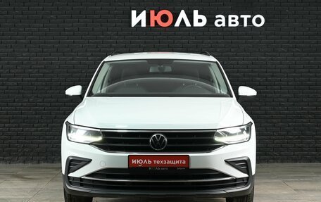 Volkswagen Tiguan II, 2022 год, 2 835 000 рублей, 2 фотография