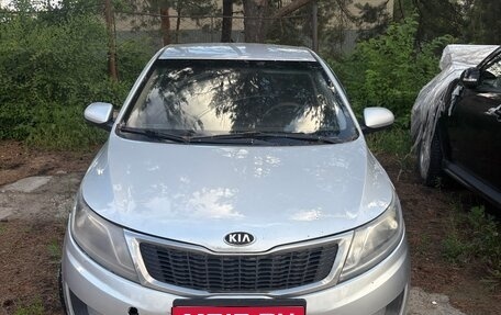 KIA Rio III рестайлинг, 2013 год, 380 000 рублей, 1 фотография